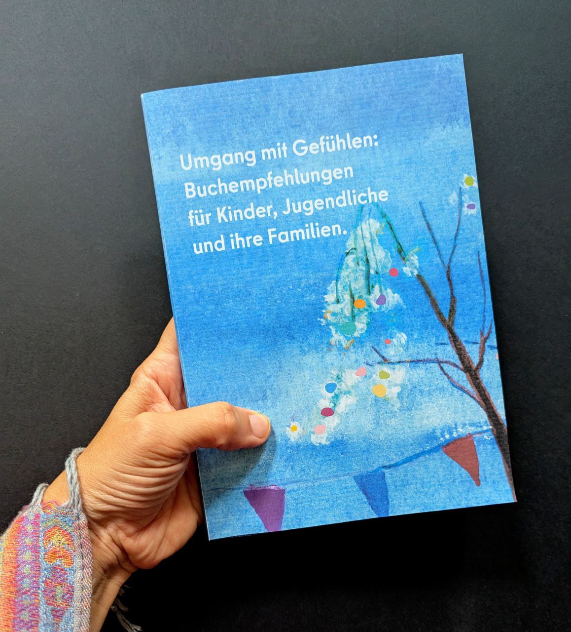 Umgang mit Gefühlen | Broschüre mit Ratgeberliteraturtips für Familien | grafisches Konzept, Illustrationen und Layout | Broschüre, Postkarten und Plakate | für das Familienservicecenter im Bezirksamt Friedrichshain Kreuzberg